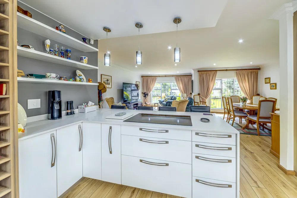 South Africa, Gauteng, Bedfordview, Nettleton Road, 3