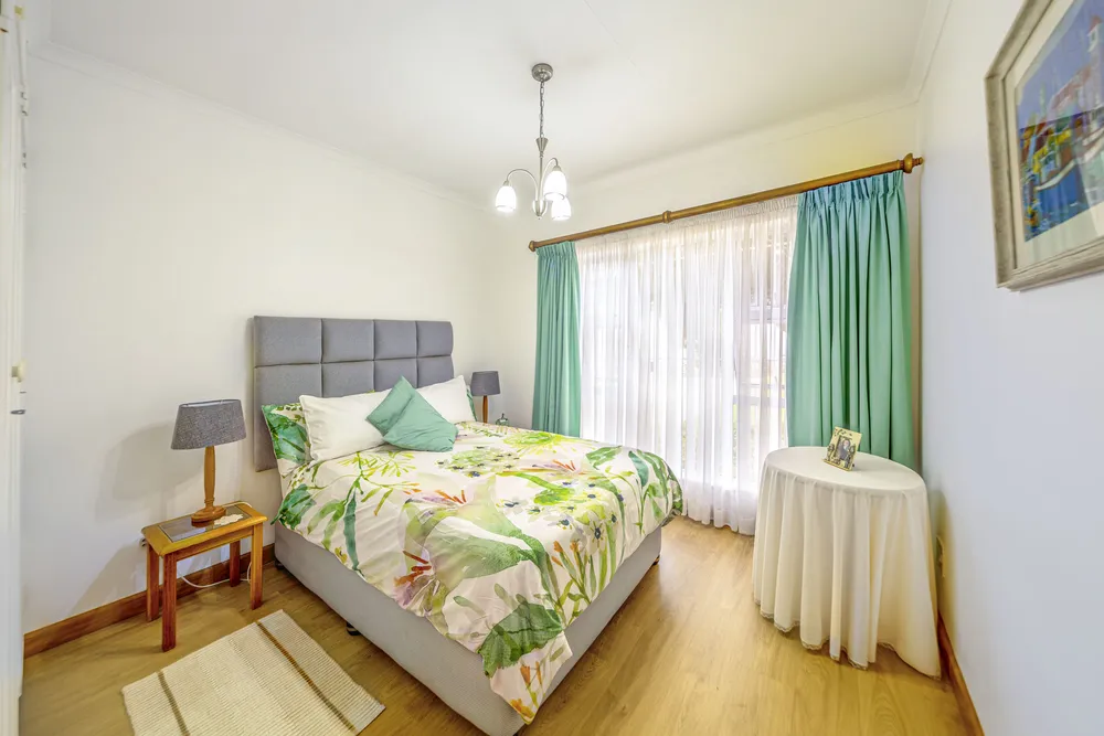 South Africa, Gauteng, Bedfordview, Nettleton Road, 3