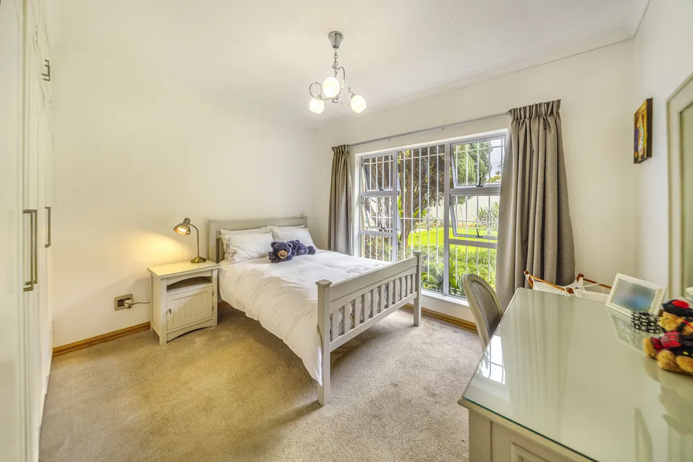 South Africa, Gauteng, Bedfordview, Nettleton Road, 3