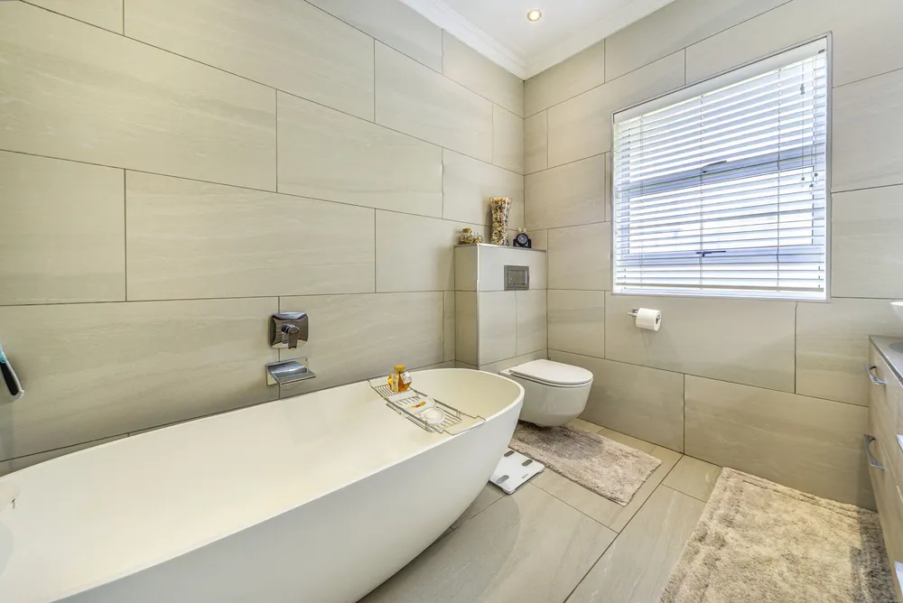 South Africa, Gauteng, Bedfordview, Nettleton Road, 3