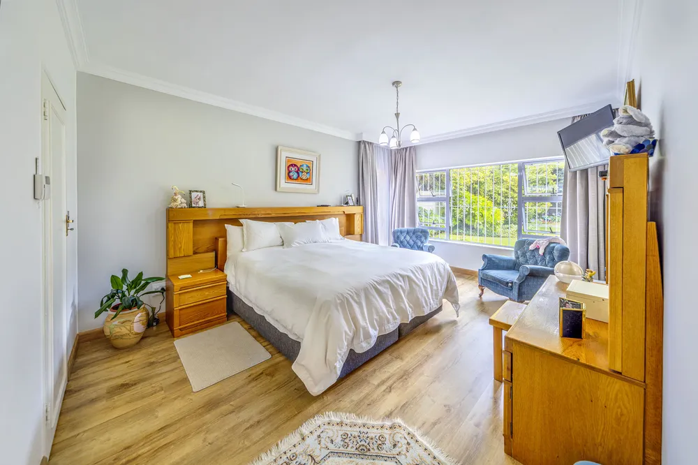 South Africa, Gauteng, Bedfordview, Nettleton Road, 3