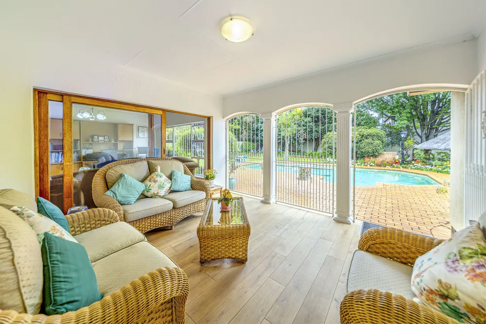 South Africa, Gauteng, Bedfordview, Nettleton Road, 3