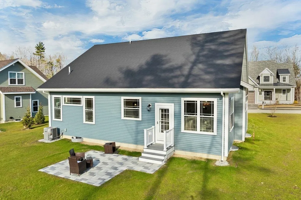Lady Walsingham Way, Laconia, NH 03246