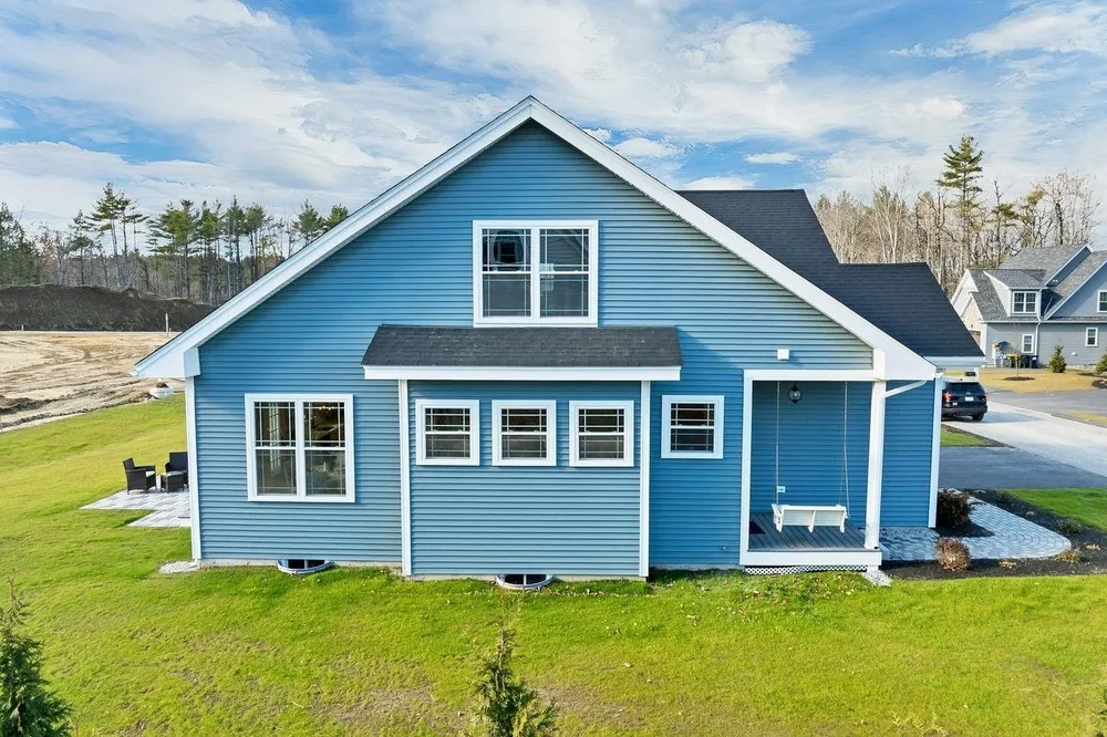 Lady Walsingham Way, Laconia, NH 03246