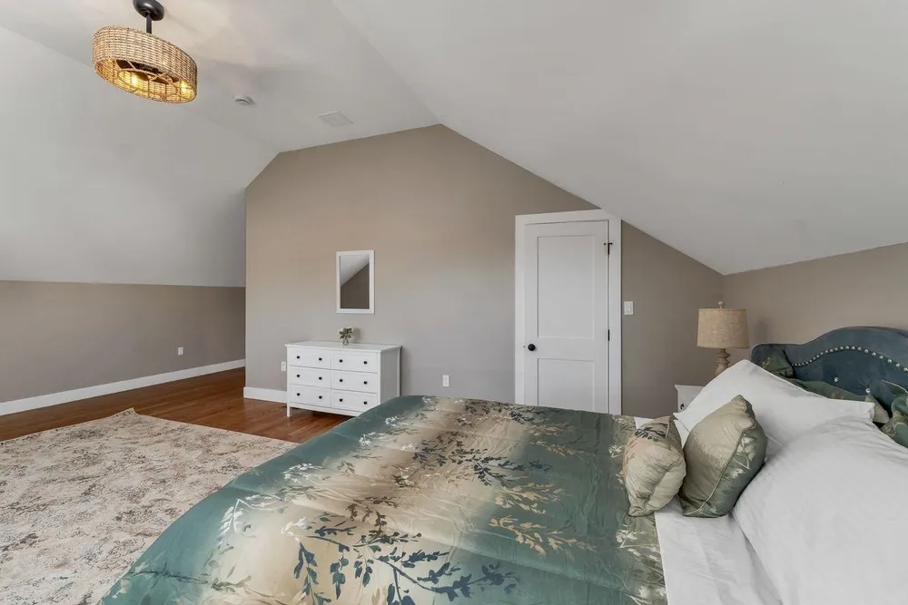Lady Walsingham Way, Laconia, NH 03246