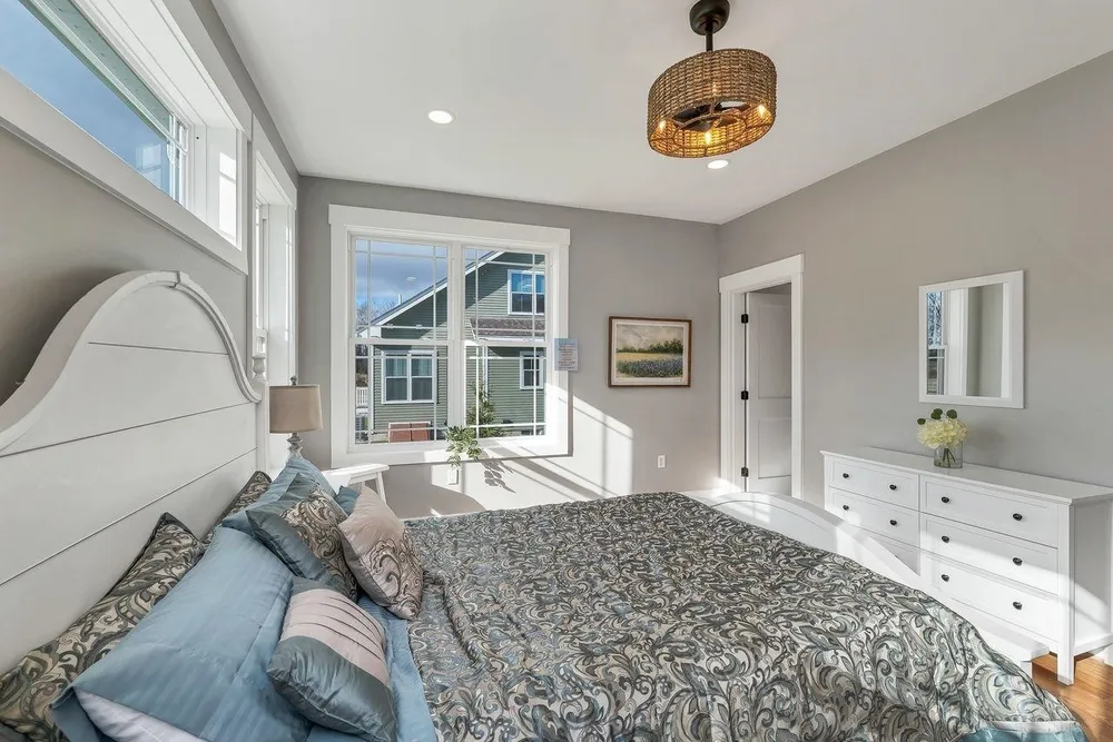 Lady Walsingham Way, Laconia, NH 03246