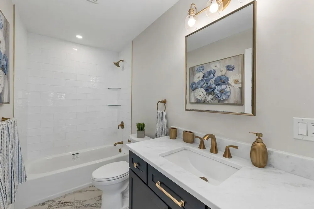 Lady Walsingham Way, Laconia, NH 03246