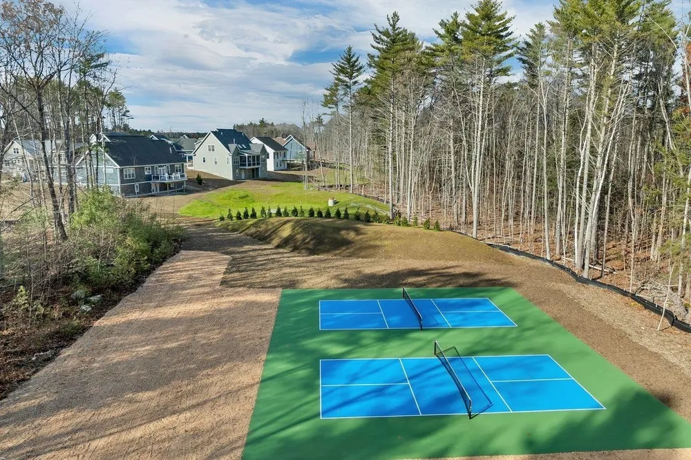 Lady Walsingham Way, Laconia, NH 03246