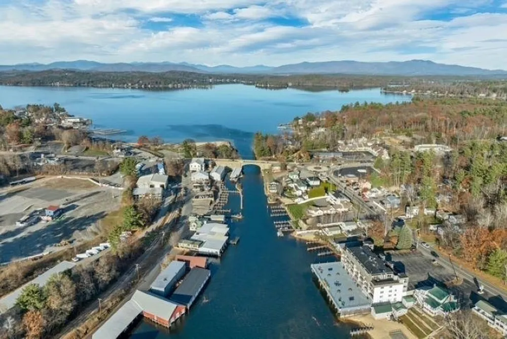 Lady Walsingham Way, Laconia, NH 03246