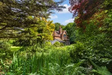 Rodgate Lane, Haslemere, GU27 photo 1