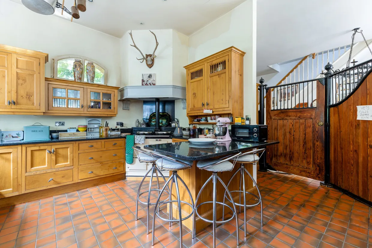 Rodgate Lane, Haslemere, GU27 photo 4