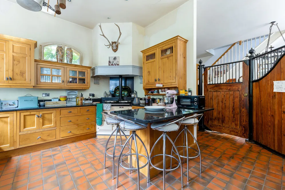 Rodgate Lane, Haslemere, GU27 photo 4