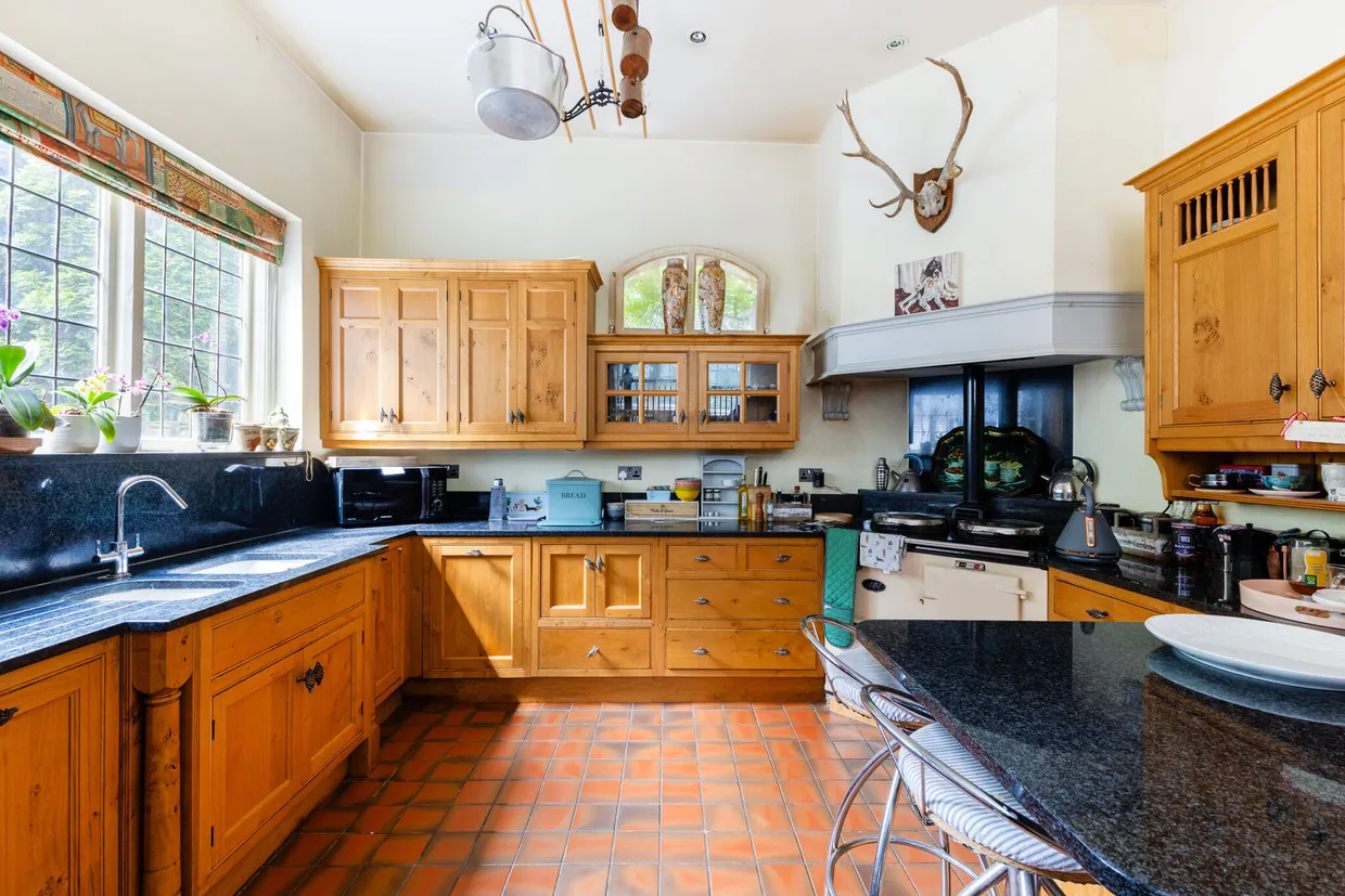 Rodgate Lane, Haslemere, GU27 photo 5