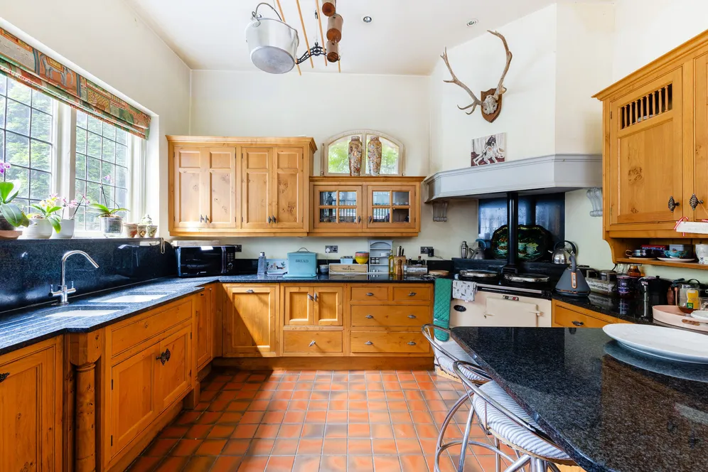 Rodgate Lane, Haslemere, GU27 photo 5