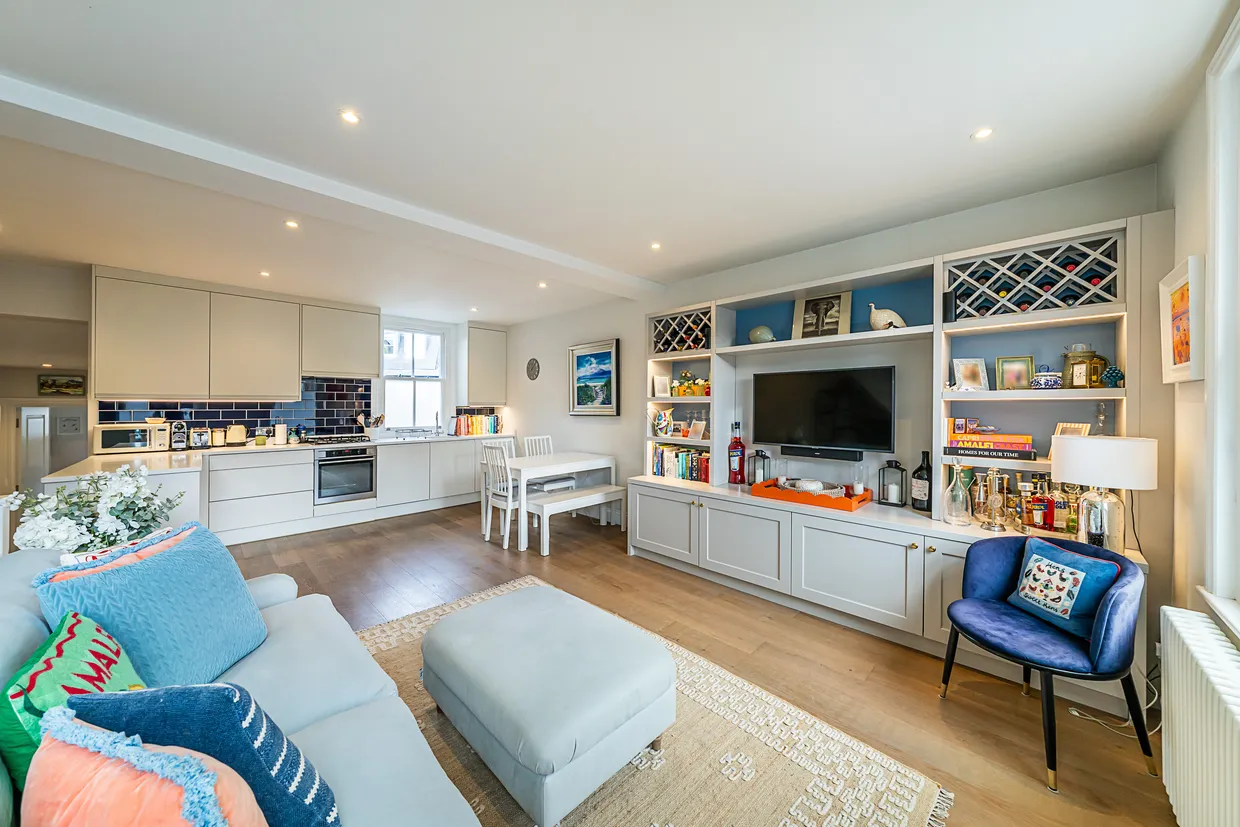 Robertson Street, London, SW8 photo 1