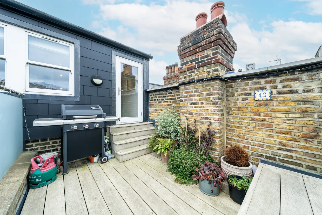 Robertson Street, London, SW8 photo 3