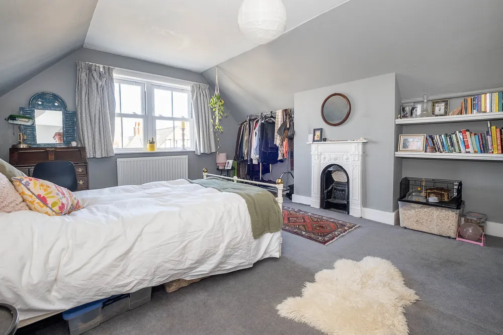 Lingfield Avenue, Kingston Upon Thames, KT1