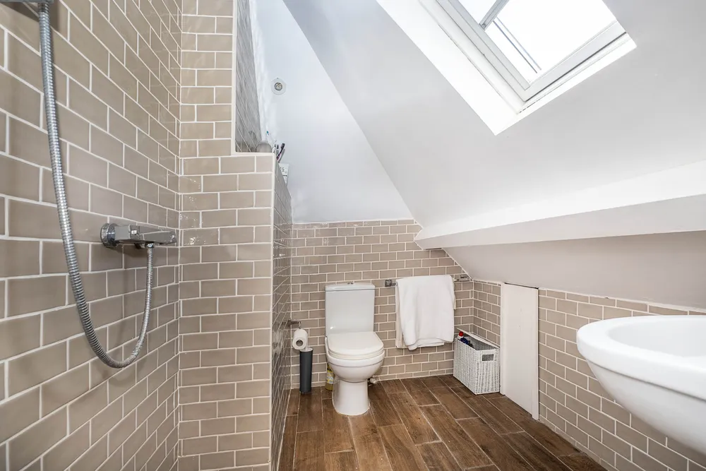Lingfield Avenue, Kingston Upon Thames, KT1