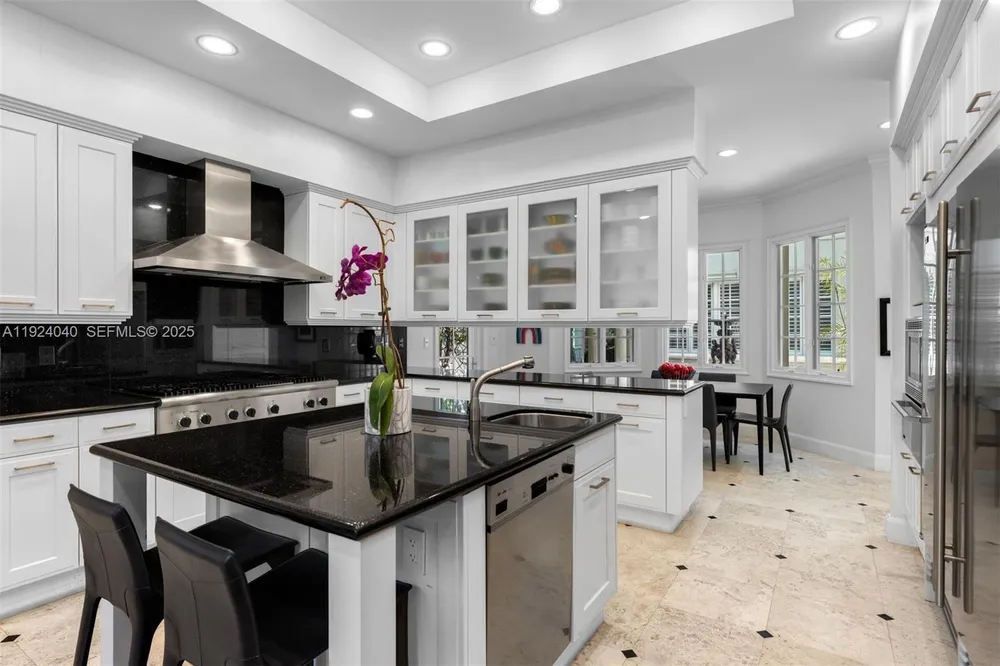 3460 S Moorings Way, Miami, FL 33133