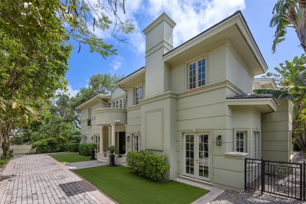 3460 S Moorings Way, Miami, FL 33133