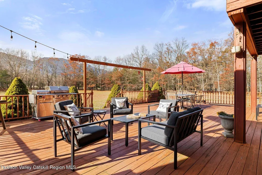 404 Winter Clove Rd, Round Top, NY 12473