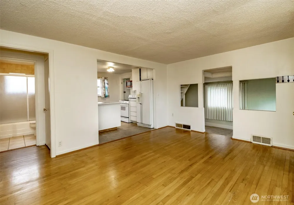 4435 S 144th St, Tukwila, WA 98168