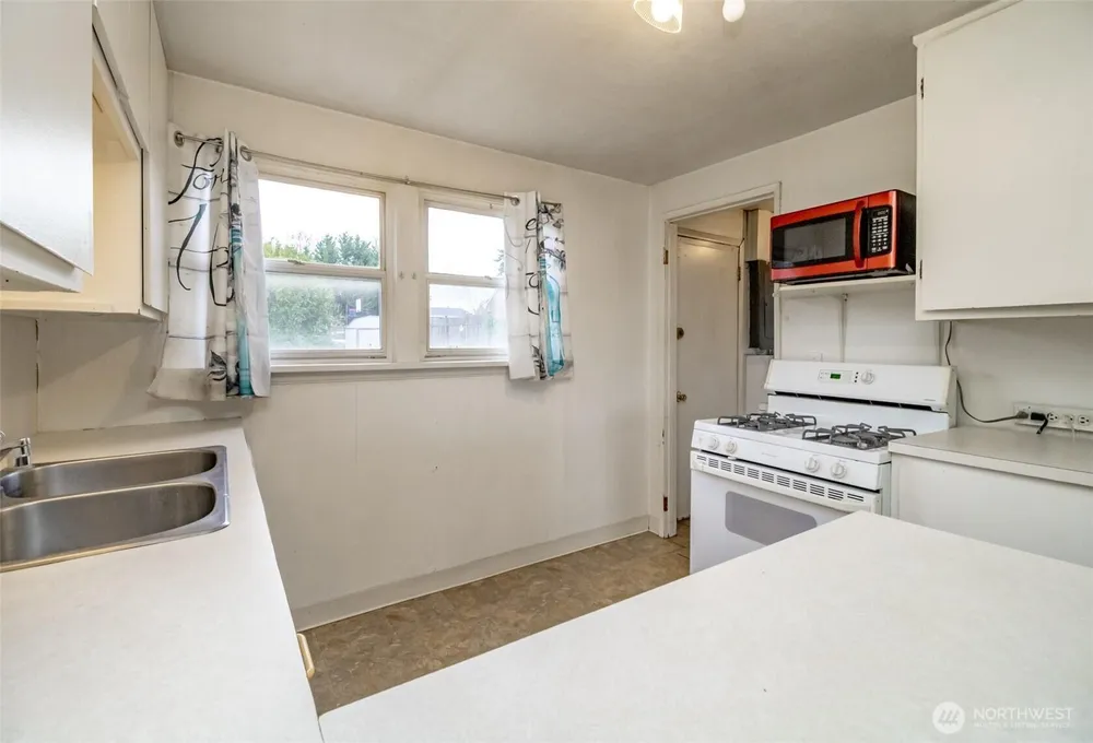 4435 S 144th St, Tukwila, WA 98168