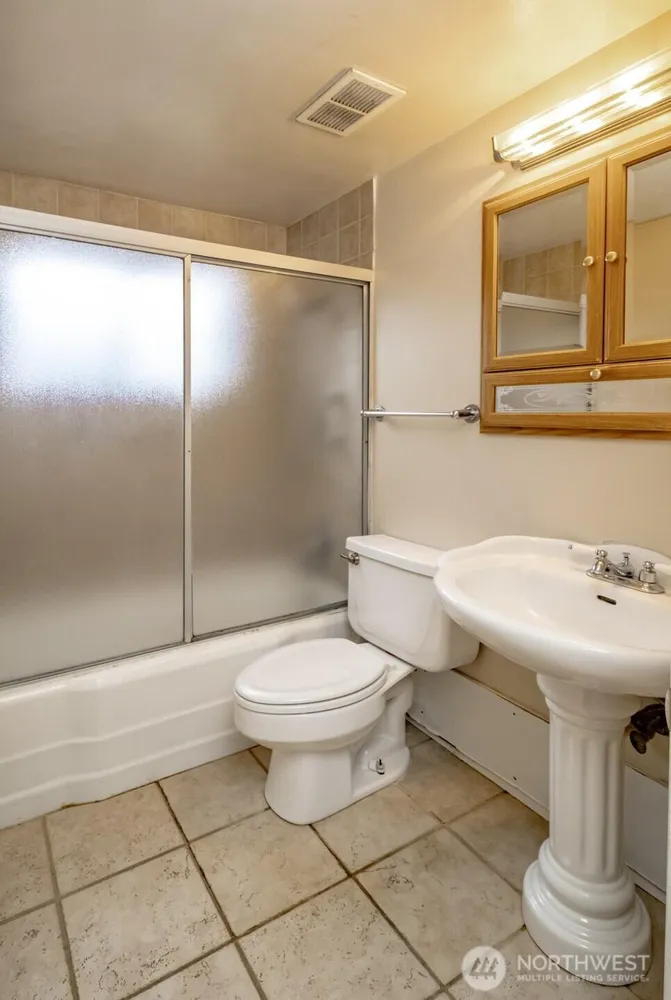 4435 S 144th St, Tukwila, WA 98168