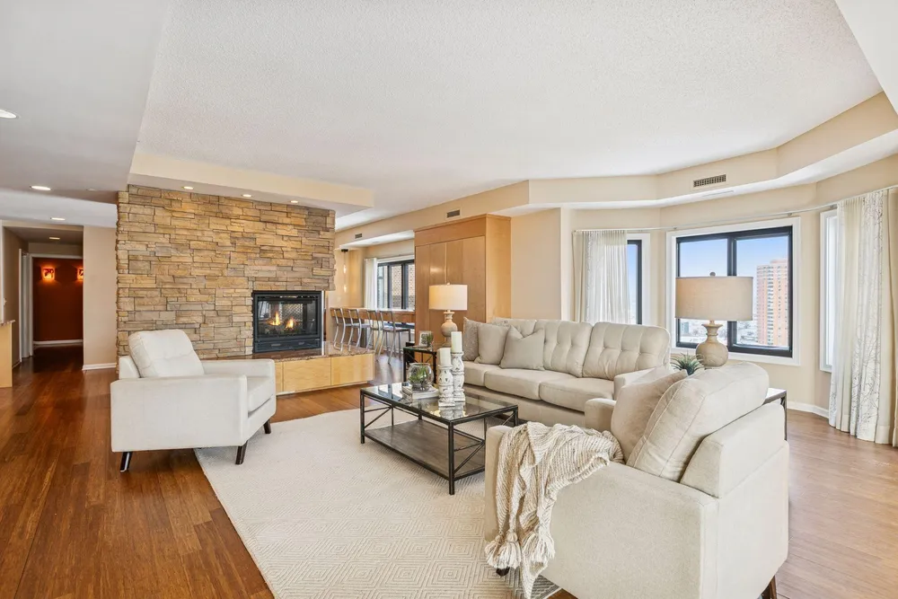 1235 Yale Pl, Minneapolis, MN 55403