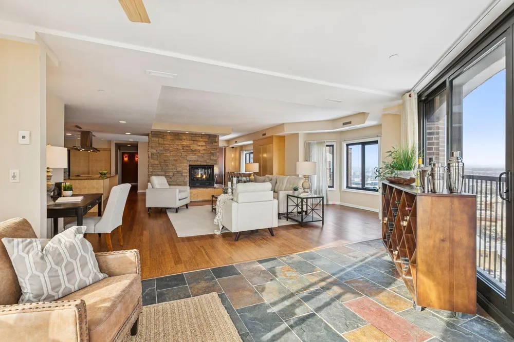 1235 Yale Pl, Minneapolis, MN 55403
