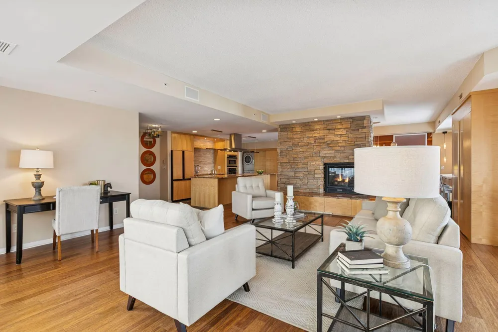 1235 Yale Pl, Minneapolis, MN 55403
