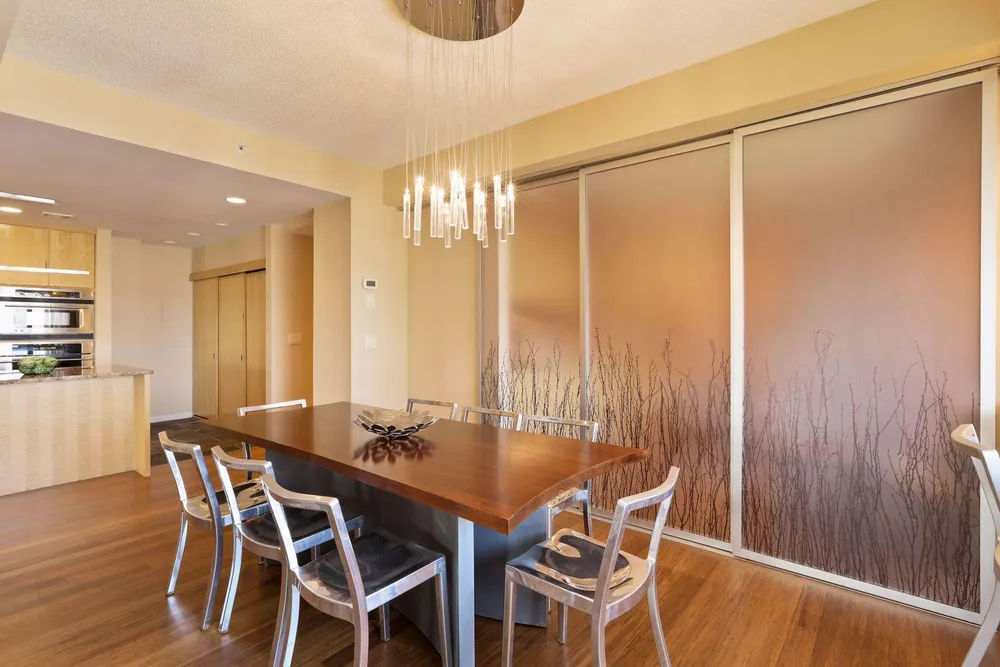 1235 Yale Pl, Minneapolis, MN 55403