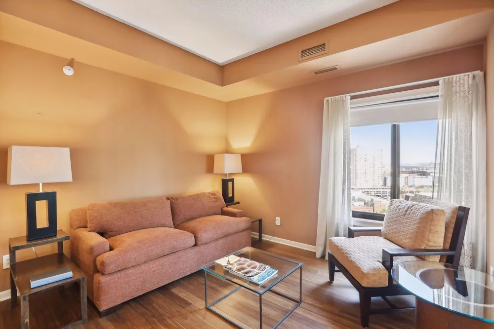 1235 Yale Pl, Minneapolis, MN 55403