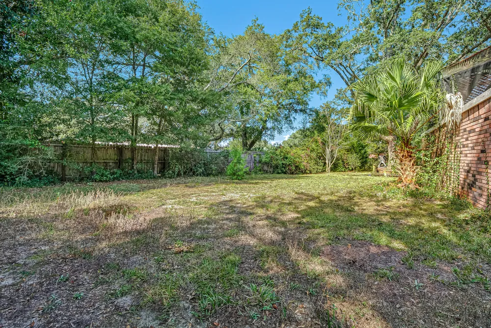655 Merioneth Dr NE, Fort Walton Beach, FL 32547