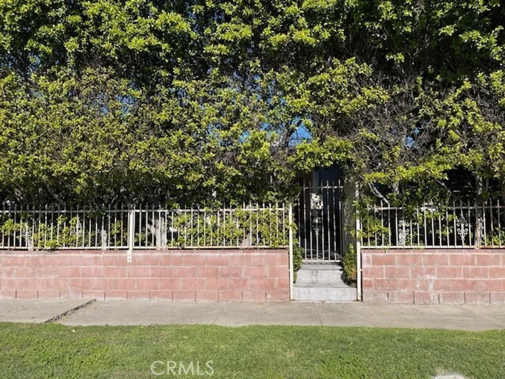 11143 Emelita St, North Hollywood, CA 91601-1308