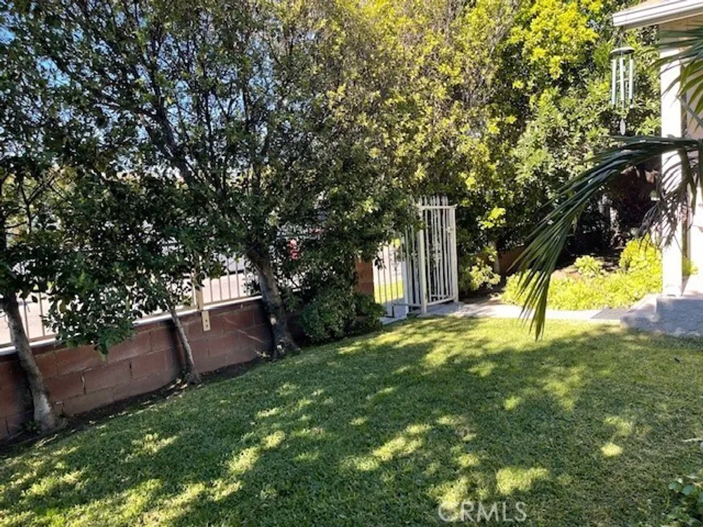 11143 Emelita St, North Hollywood, CA 91601-1308