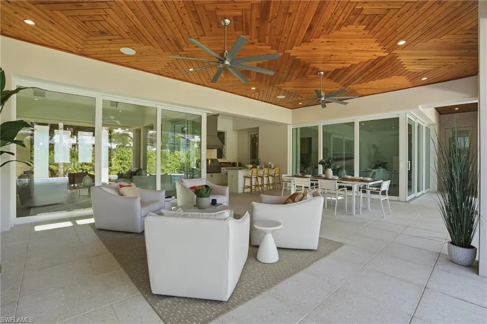 185 N Lake Dr, Naples, FL 34102