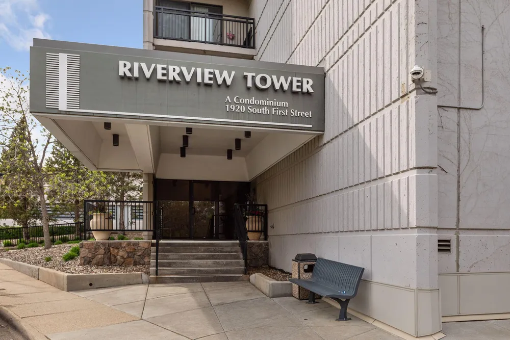 1920 S 1st St, Minneapolis, MN 55454