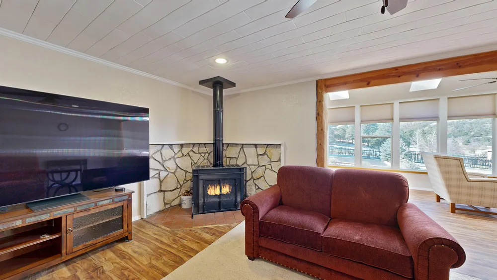 300 Eagle Creek Canyon Rd, Ruidoso, NM 88345