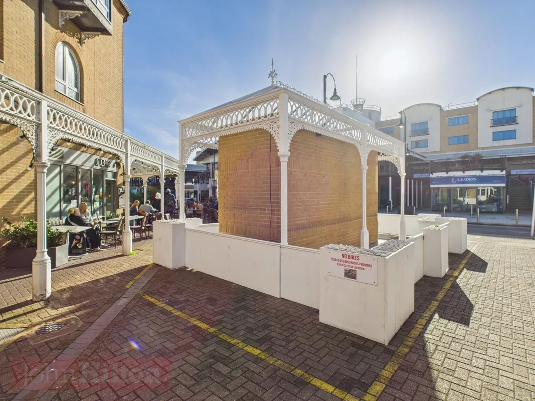 The Strand, Brighton Marina Village