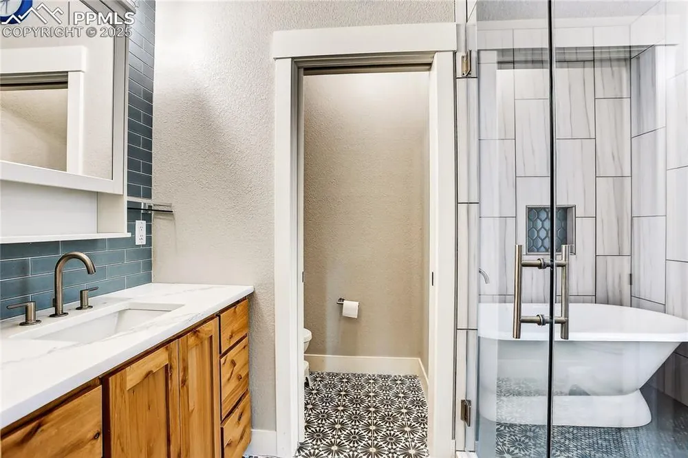 9920 Hodgen Rd, Colorado Springs, CO 80908