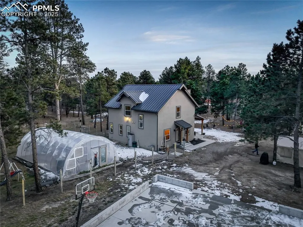 9920 Hodgen Rd, Colorado Springs, CO 80908