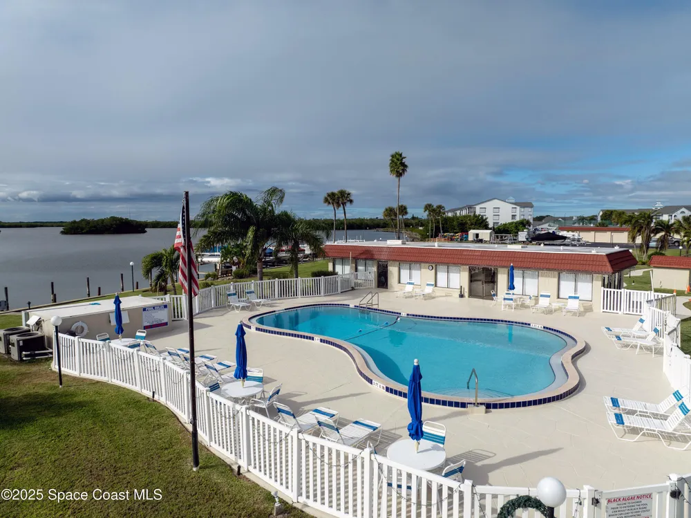 800 S Brevard Ave, Cocoa Beach, FL 32931