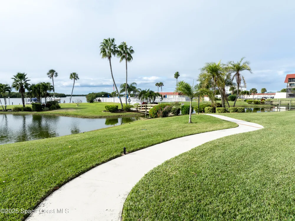 800 S Brevard Ave, Cocoa Beach, FL 32931