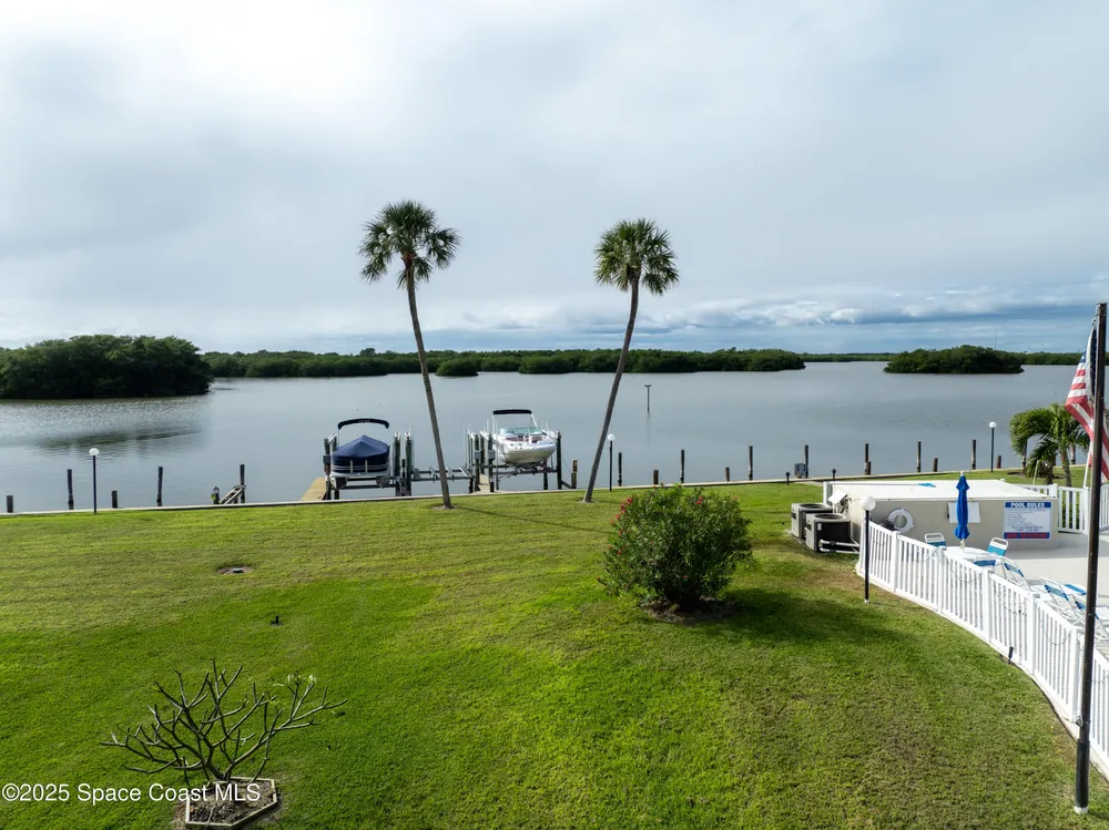 800 S Brevard Ave, Cocoa Beach, FL 32931