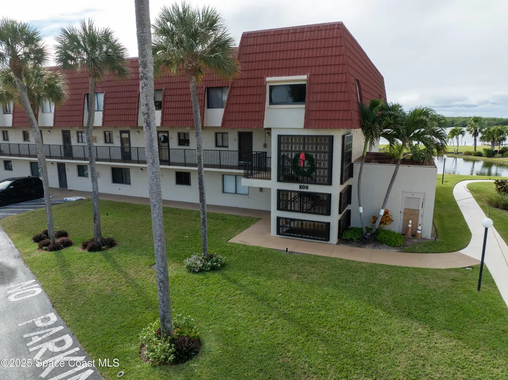 800 S Brevard Ave, Cocoa Beach, FL 32931