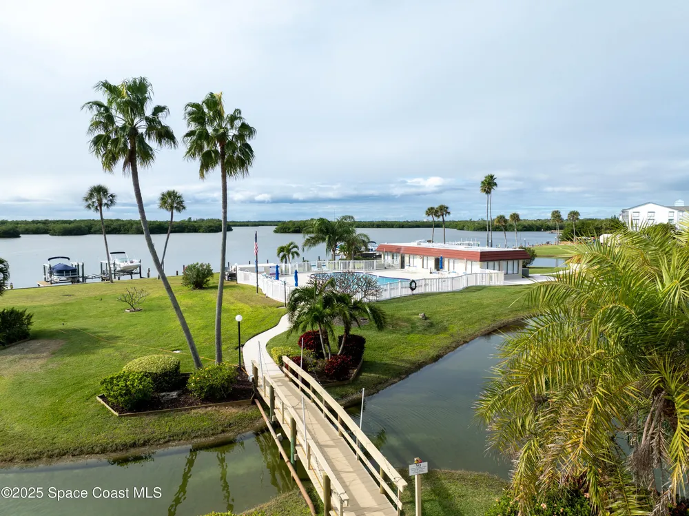 800 S Brevard Ave, Cocoa Beach, FL 32931