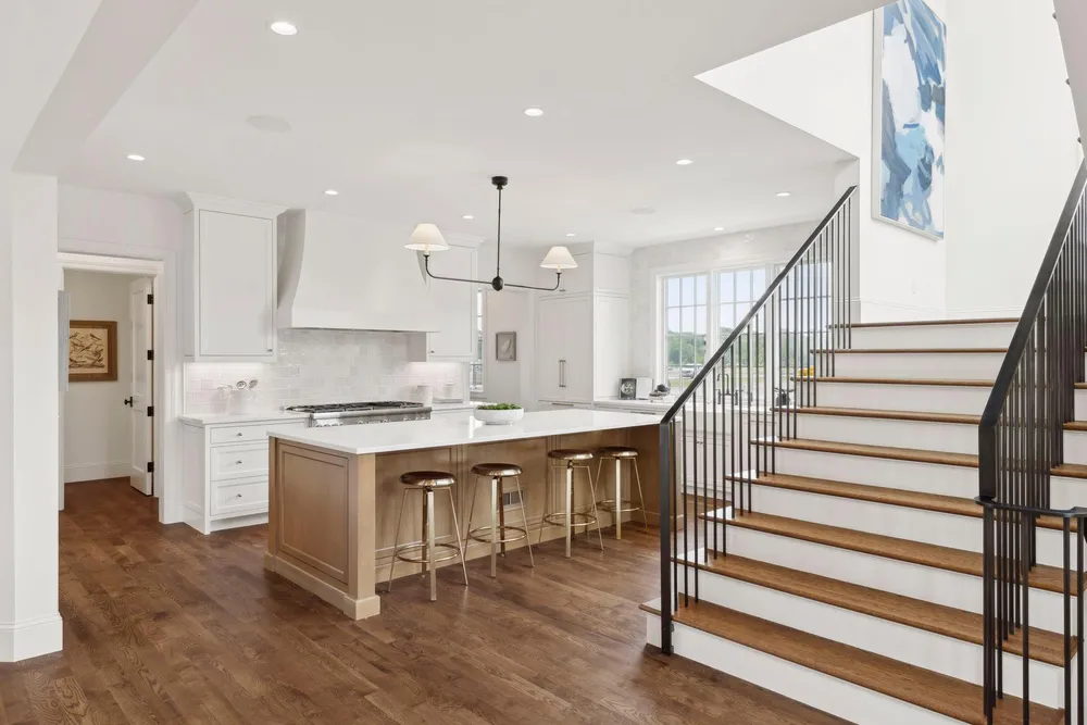 956 Mississippi River Blvd S, Saint Paul, MN 55116
