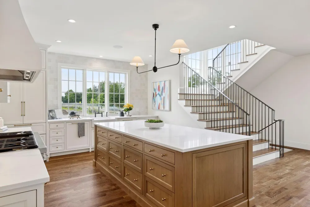 956 Mississippi River Blvd S, Saint Paul, MN 55116