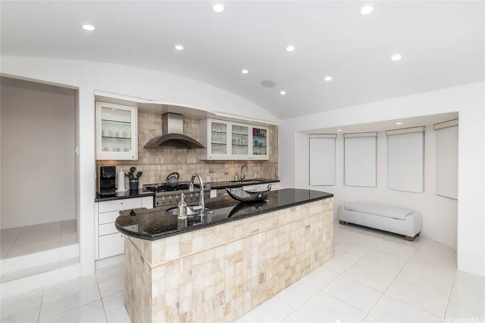 875 Ikena Circle, Honolulu, HI 96821